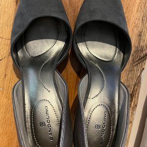 Bandolino suede heels